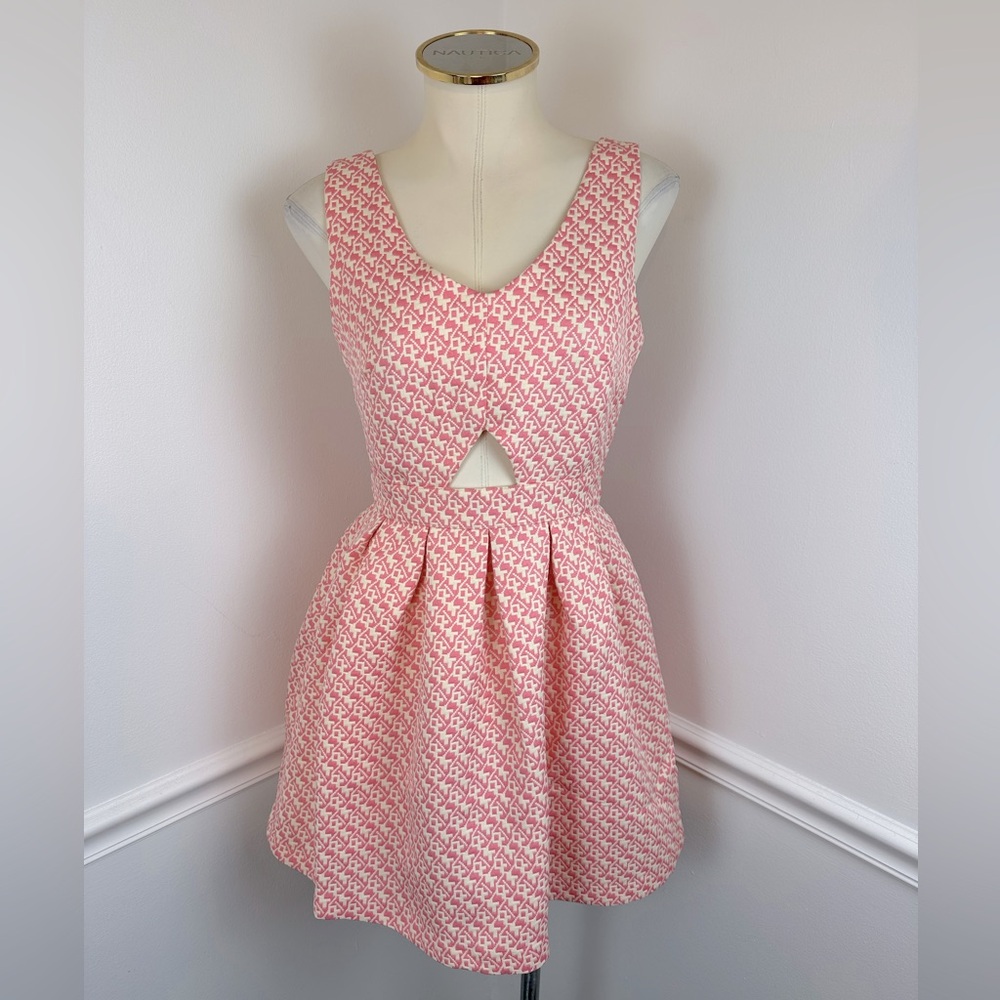 GUESS Pink & White Fit & Flare Cutout Dress NWT ‘Sweet Thang’ | Size Small